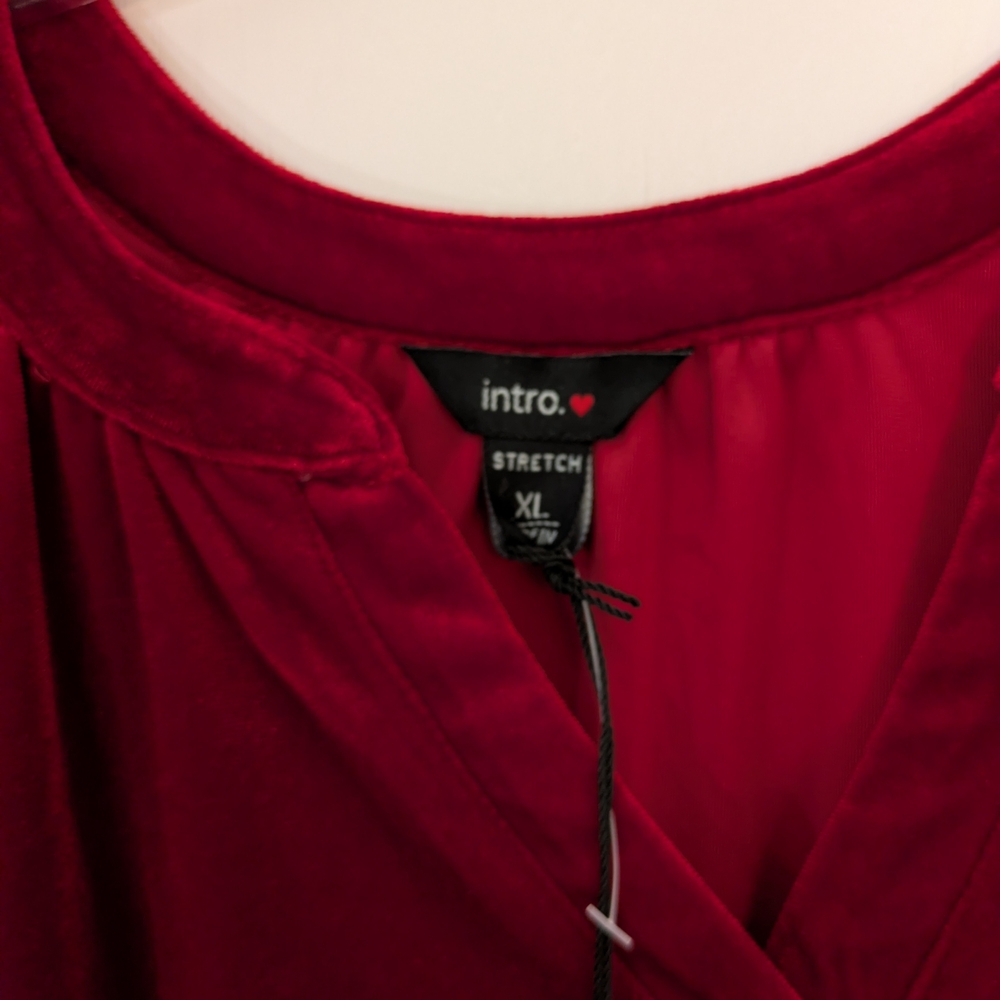 intro. Women's Deep Red Stretch Robe